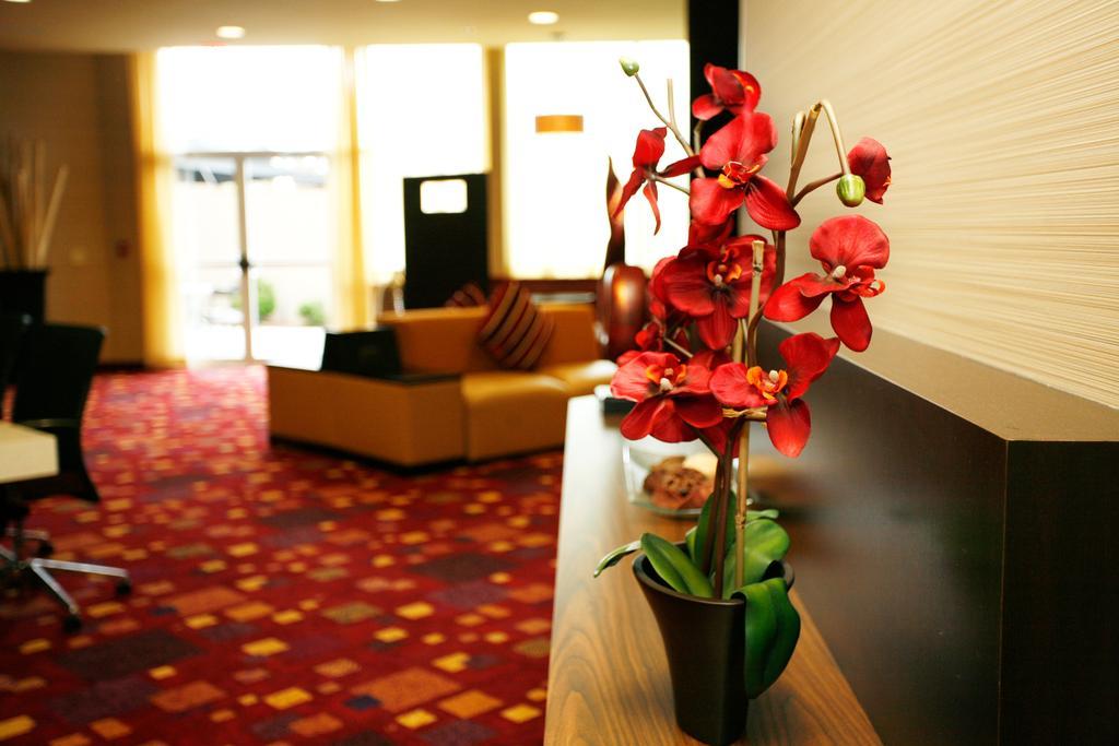 Holiday Inn Fitchburg-Waterpark Экстерьер фото